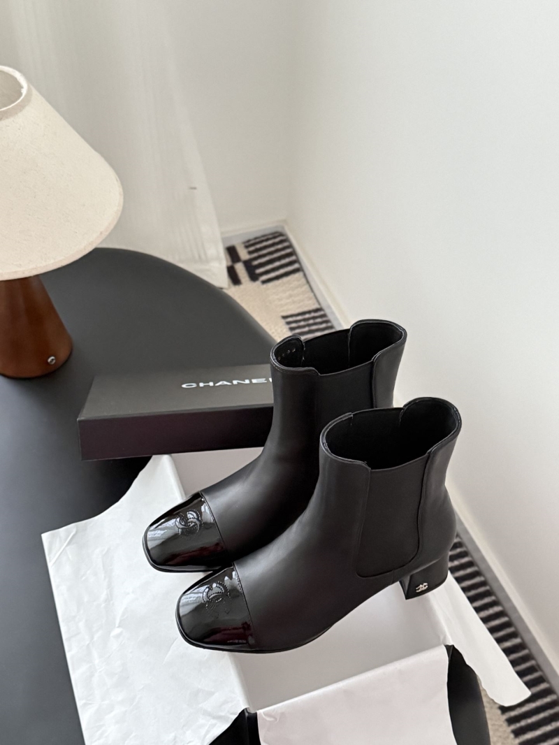 Ch**el boots